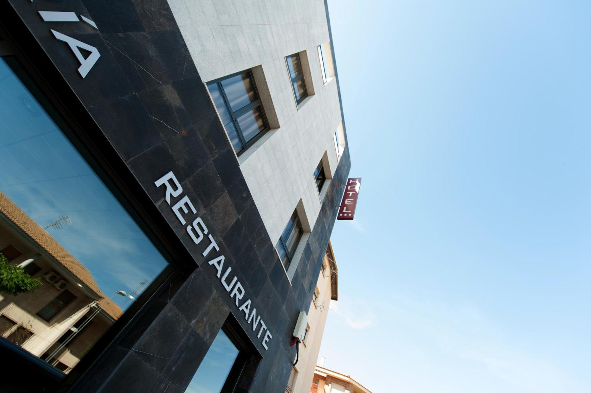 Visit Hotel Caspe Exterior photo