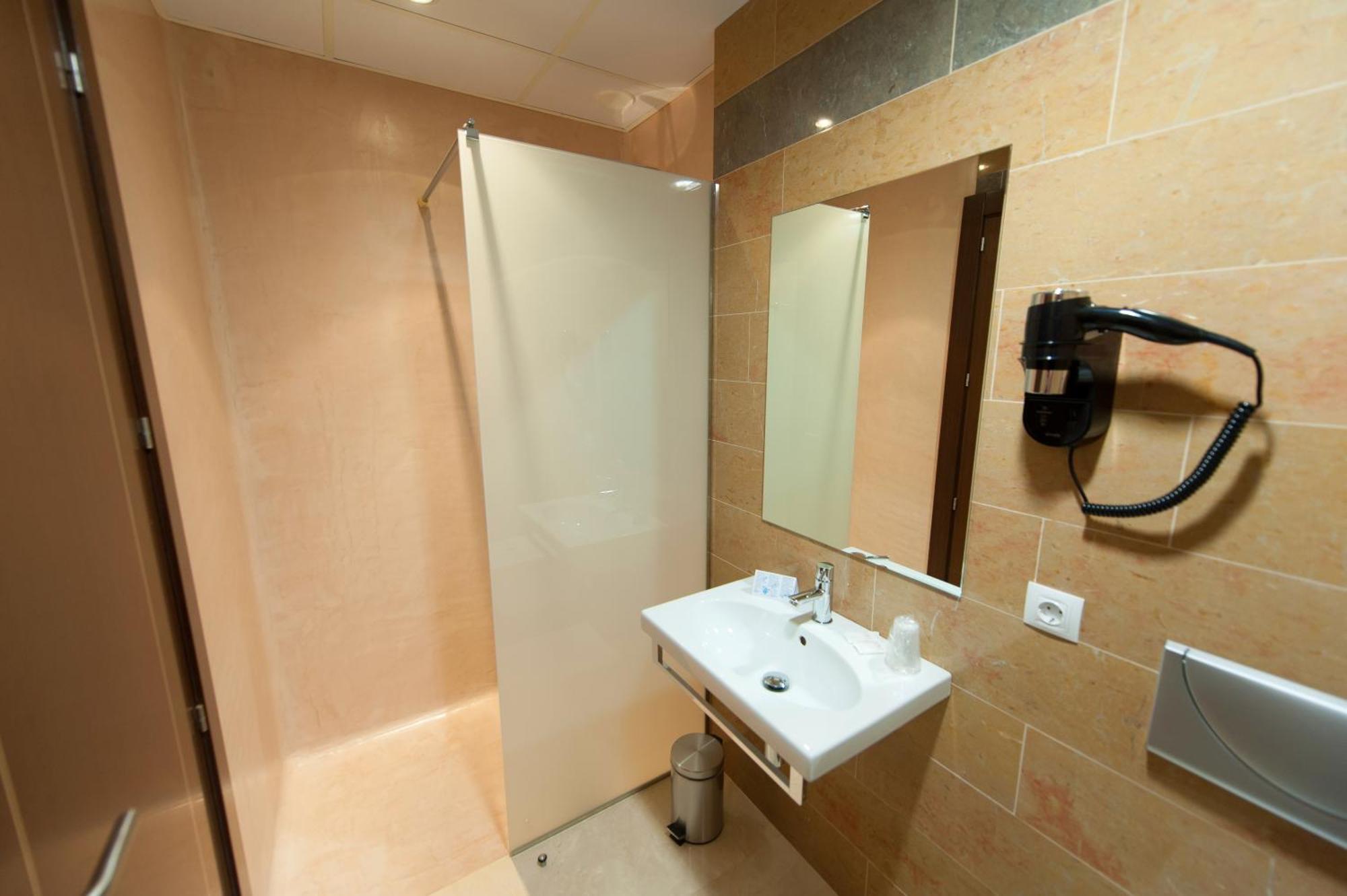 Visit Hotel Caspe Exterior photo
